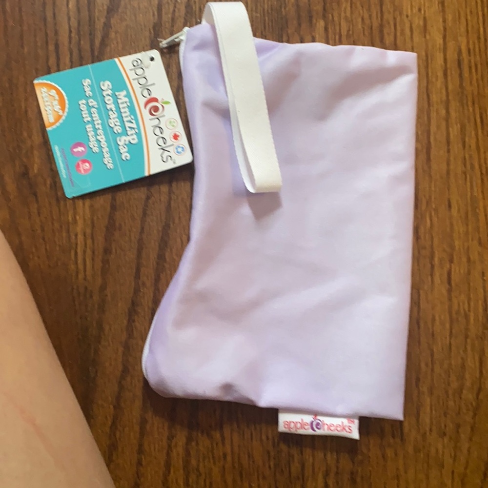 -AppleCheeks minizip diaper storage bag